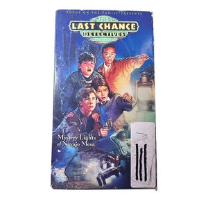The Last Chance Detectives: Mystery Lights Of Navajo Mesa (VHS)